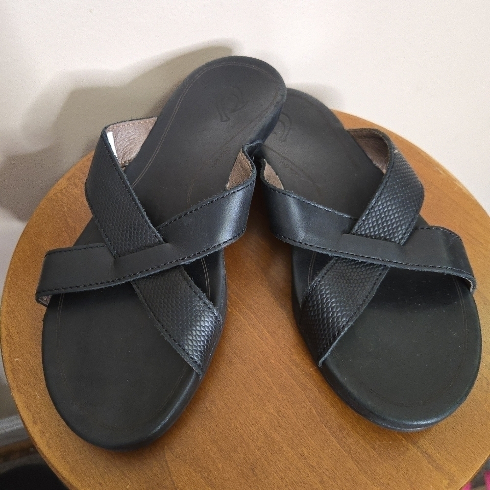 Olukai Pahe'e Slide Sandals Black Leather
